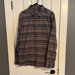 Men’s size Large Mountain Hard Wear sturdy Cotton/ Polly blend shirt